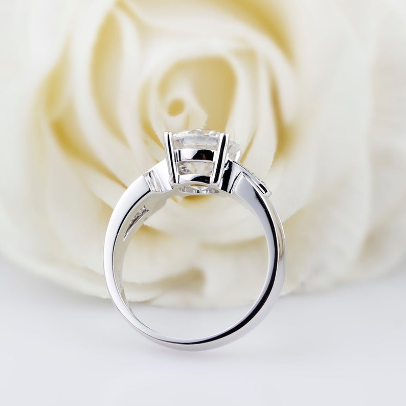 stunning moissanite engagement ring