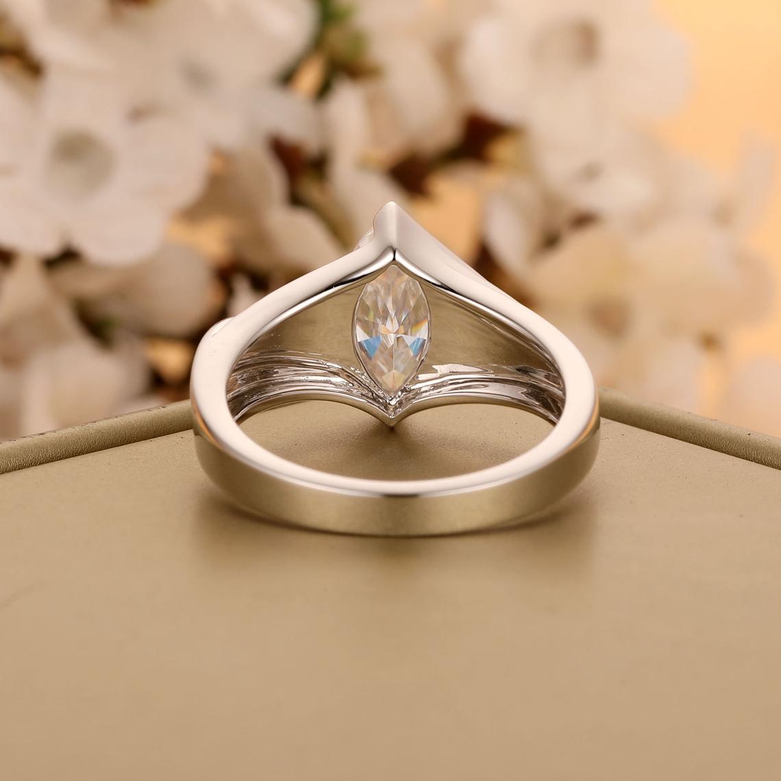 Eye of Love - 1 Carat Oval Cut Moissanite Ring