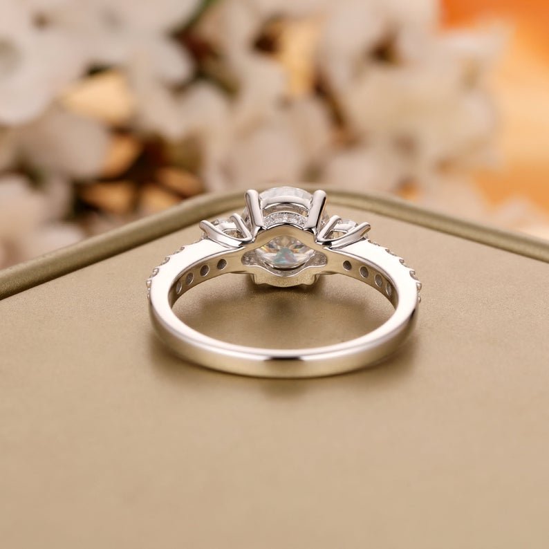  Beautiful Moissanite Engagement Ring